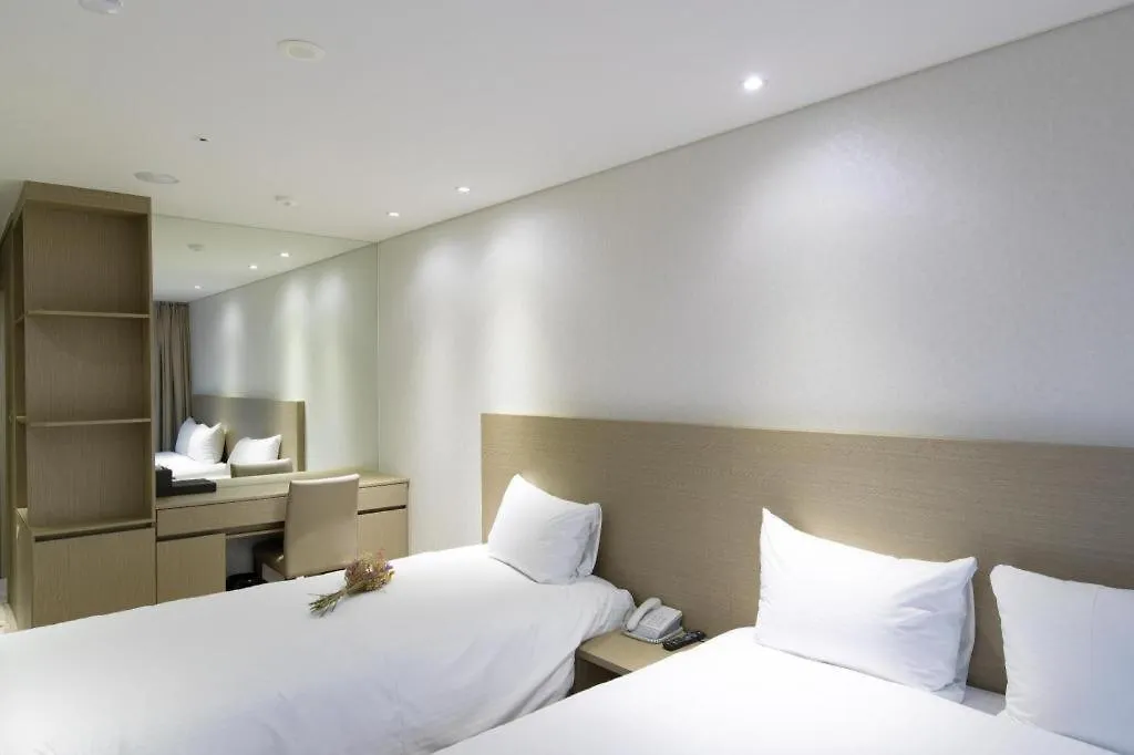 Ebenezer Hotel Hamdong-ni 4*,