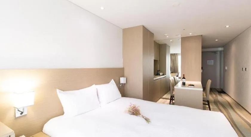 Ebenezer Hotel Hamdong-ni